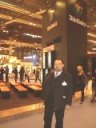 EL PRESIDENTE DE LA ASOCIACION DE INTERNAUTAS JUNTO AL STAND