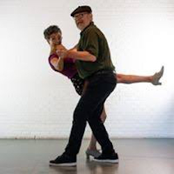 Lourdes Ibiricu y Victor Domingo bailando