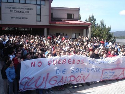 Manifestación en ETS Telecomunicacións Vigo , Pontevedra Manifestación en ETSE Telecomunicacións Vigo , Pontevedra