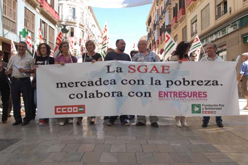 fotografia manifestacion CCOO ante la SGAE