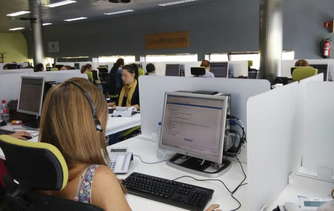 Teleoperadoras trabajando